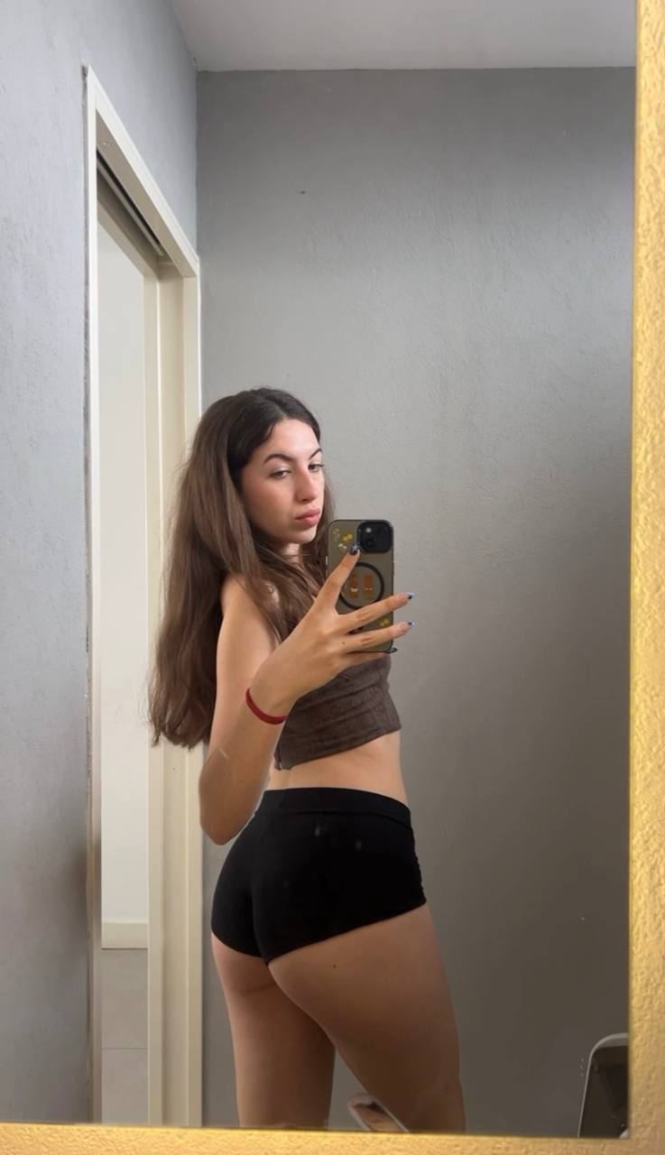 Amber in her underwear in Atlanta