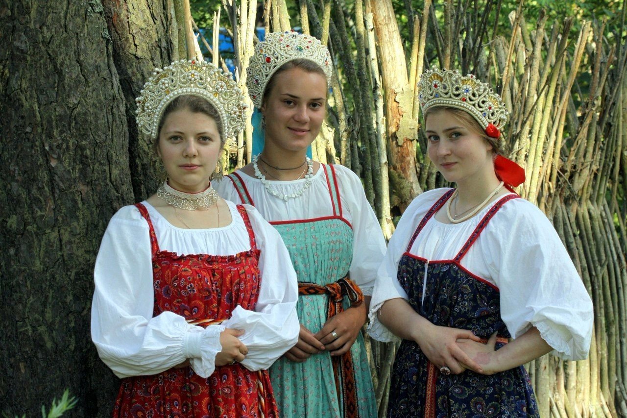 Sexy model Girls in Slavic costumes in Atlanta